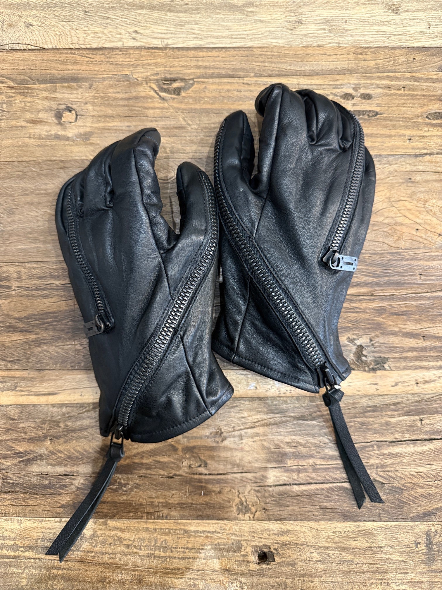 Black Horse Leather Twist W-Zip Gloves - Image 7