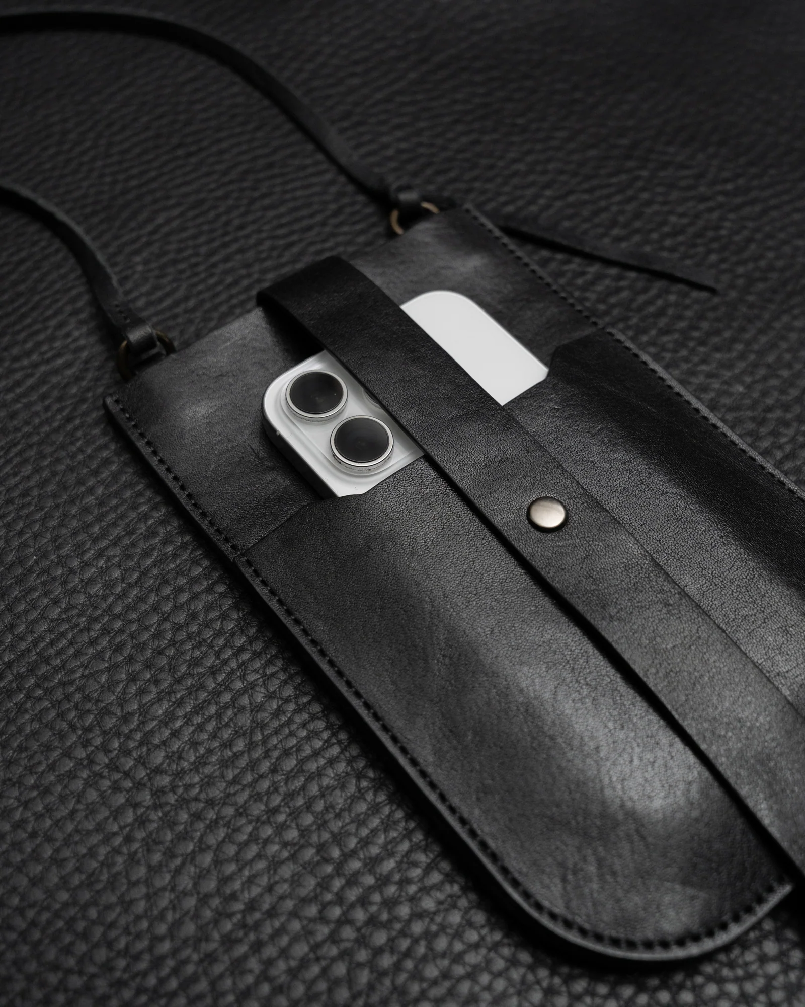 Black Horsehide Viaje Travel Pouch