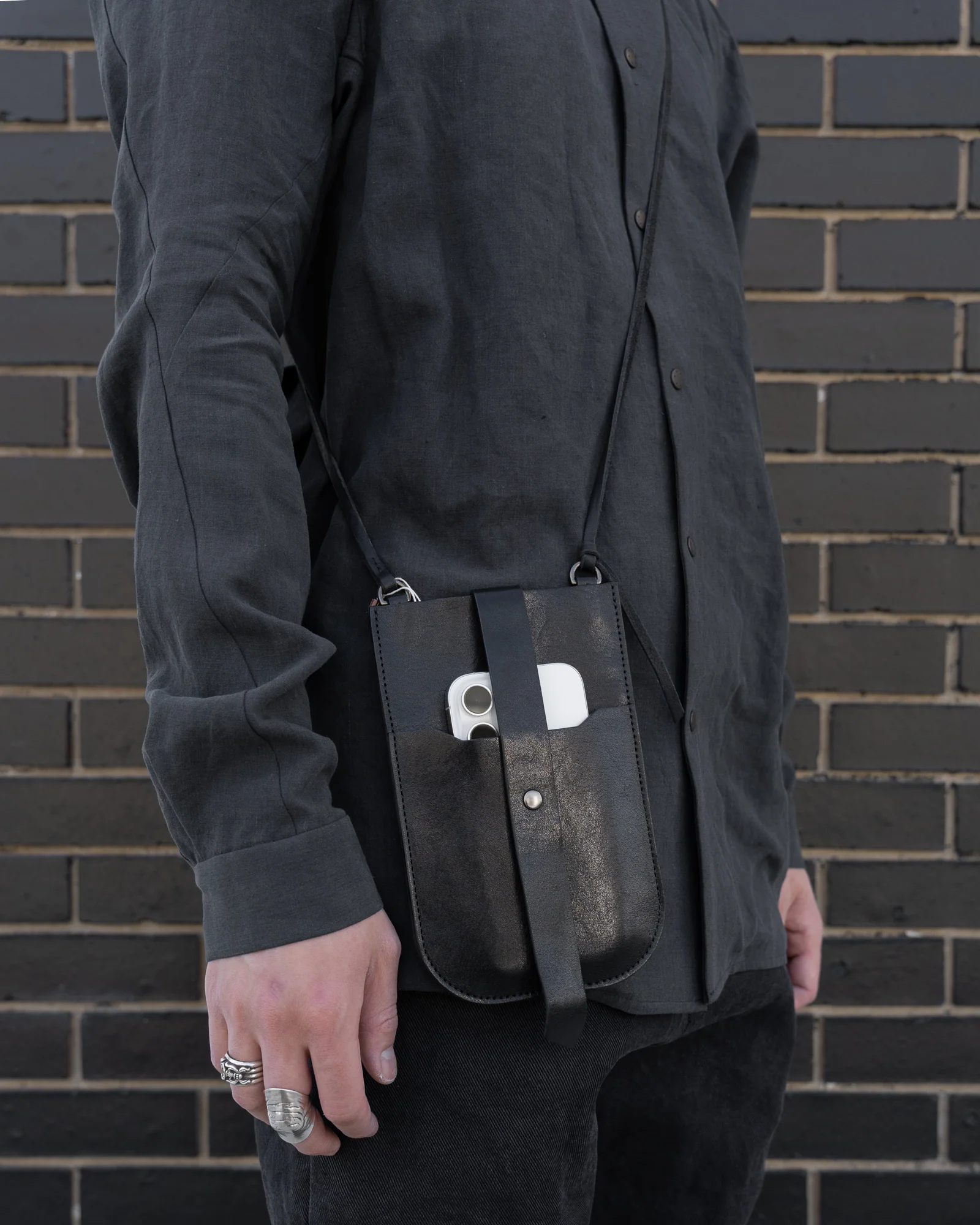 Black Horsehide Viaje Travel Pouch - Image 2