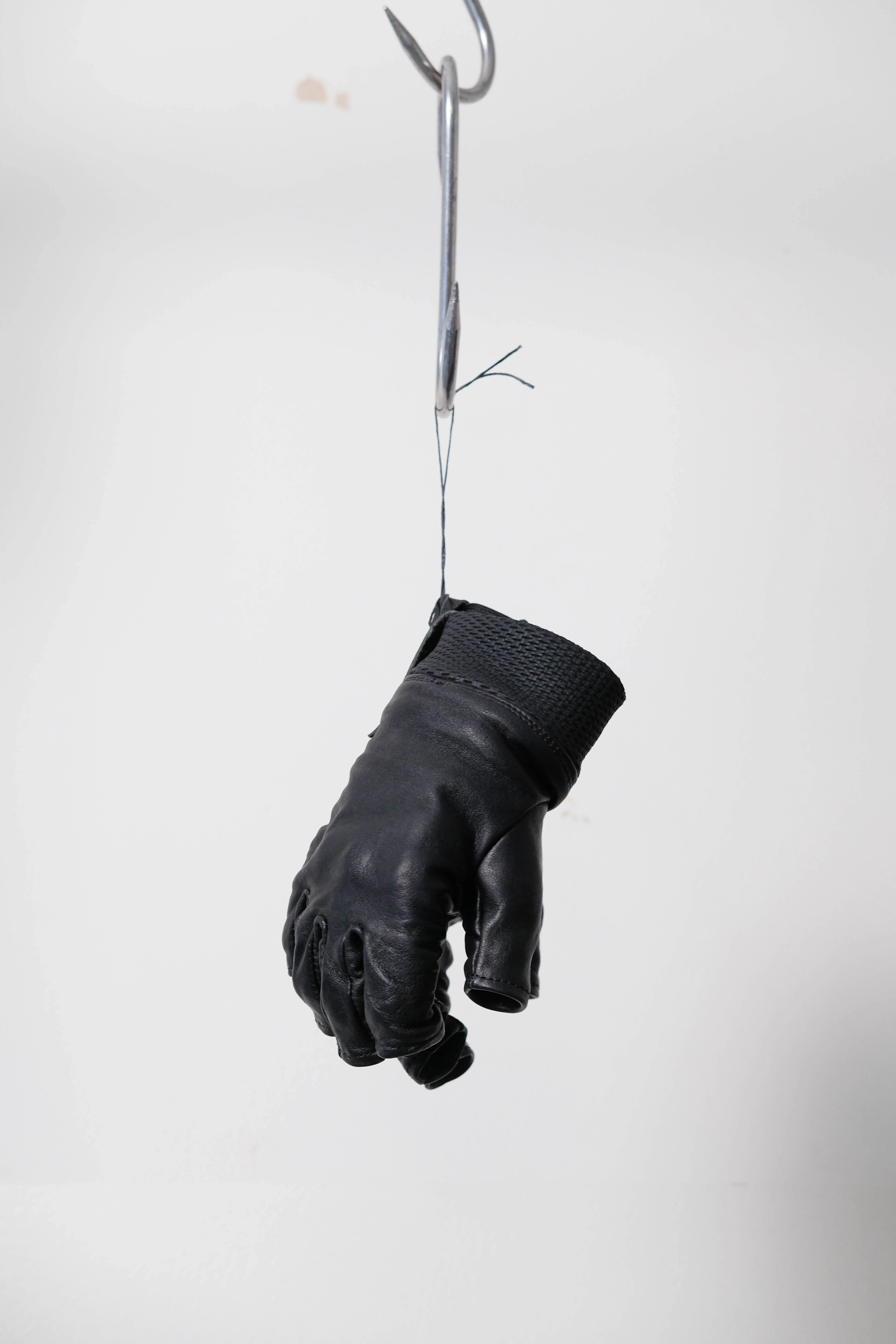 Black Kangaroo Leather Fingerless Gloves - Image 5
