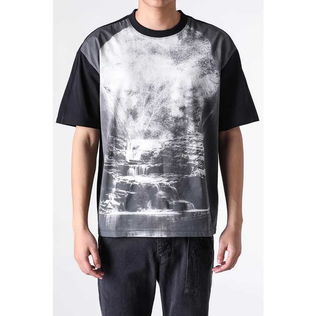 Black Printed Landscape T-shirt - Image 3