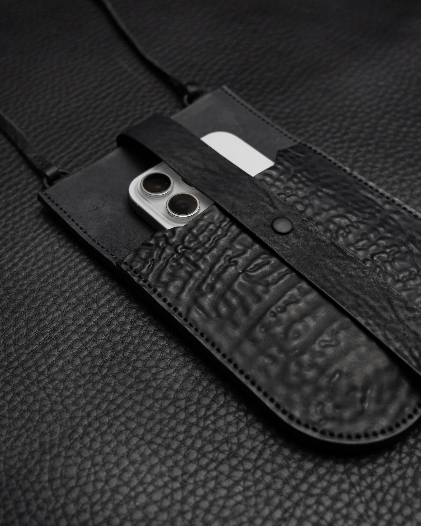 Black Reverse Culatta Viaje Travel Pouch