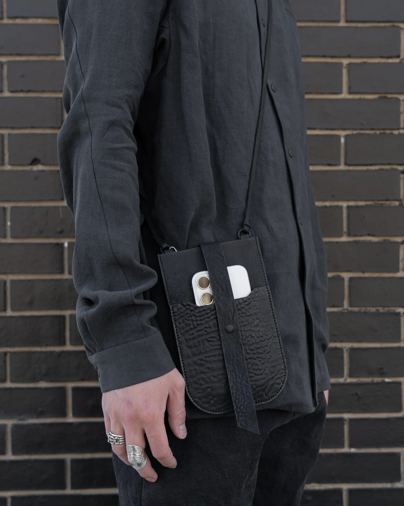Black Reverse Culatta Viaje Travel Pouch - Image 2