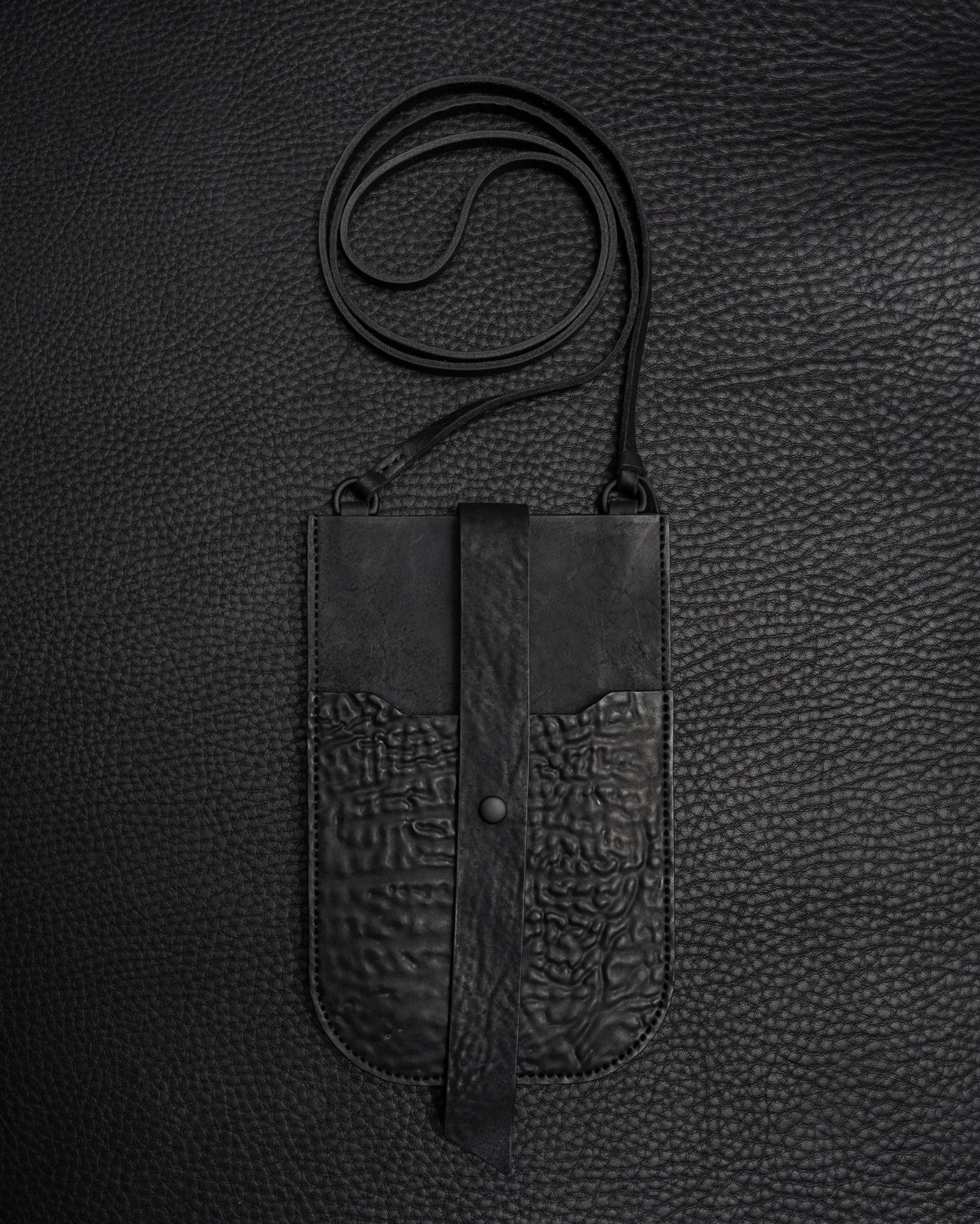 Black Reverse Culatta Viaje Travel Pouch - Image 4
