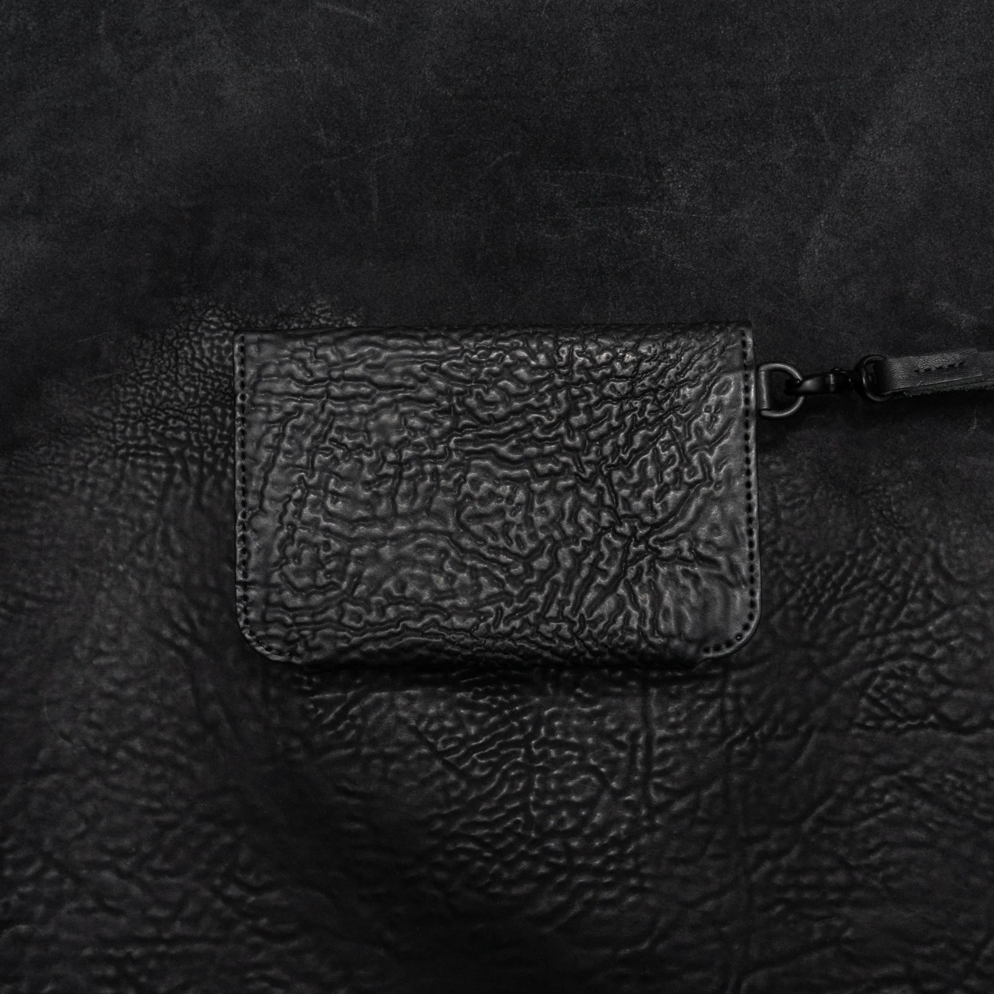 Black Reverse Culatta Viaje Travel Wallet - Image 3