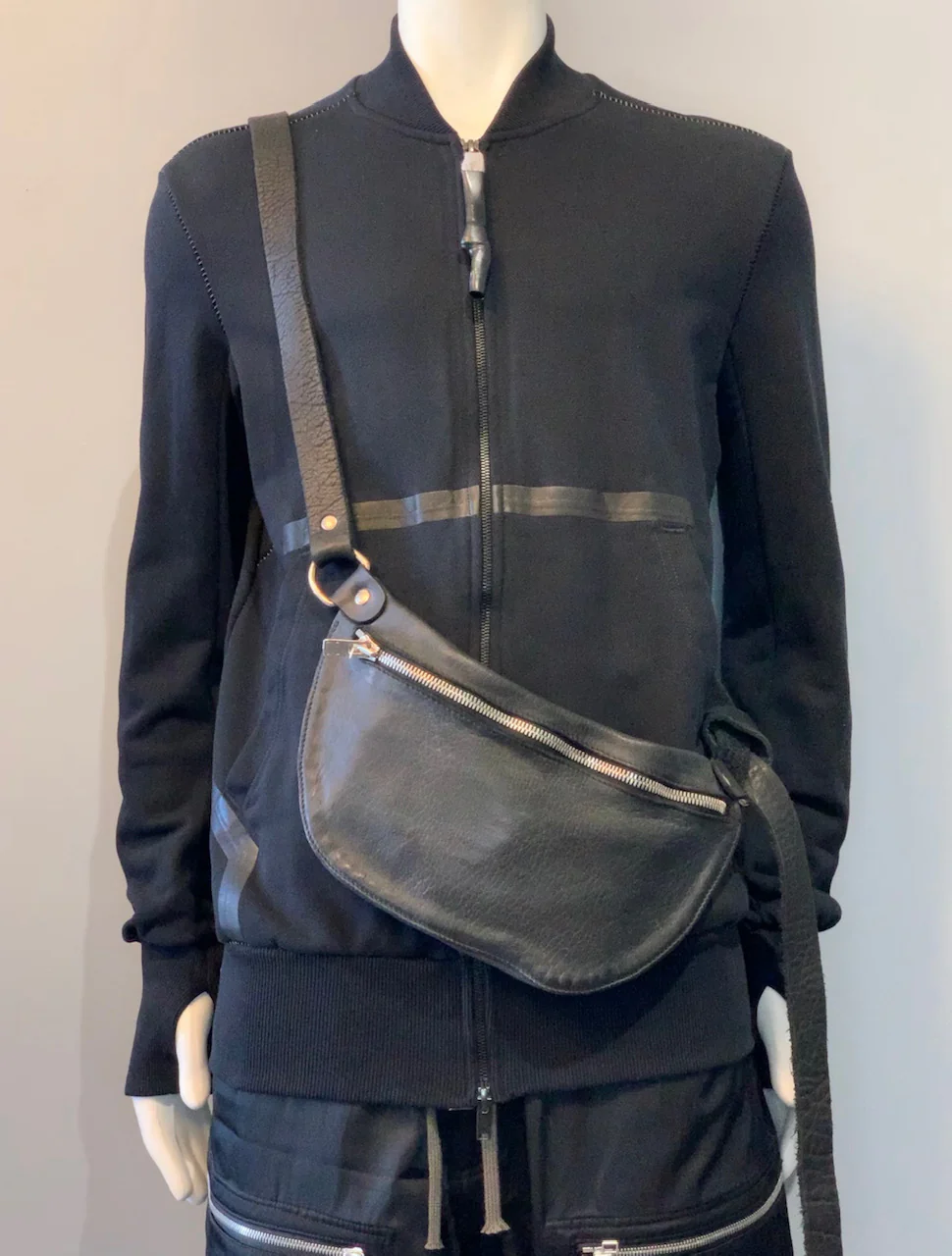 Black Soft Horse Leather Small Belt Bag Q100 - Image 3