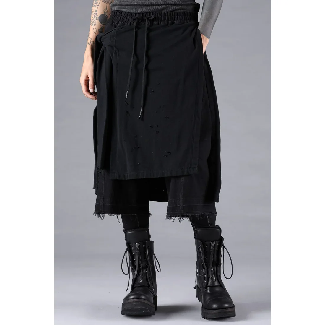 Black Stretch Denim Damage Apron Wide Cropped Pants - Image 6