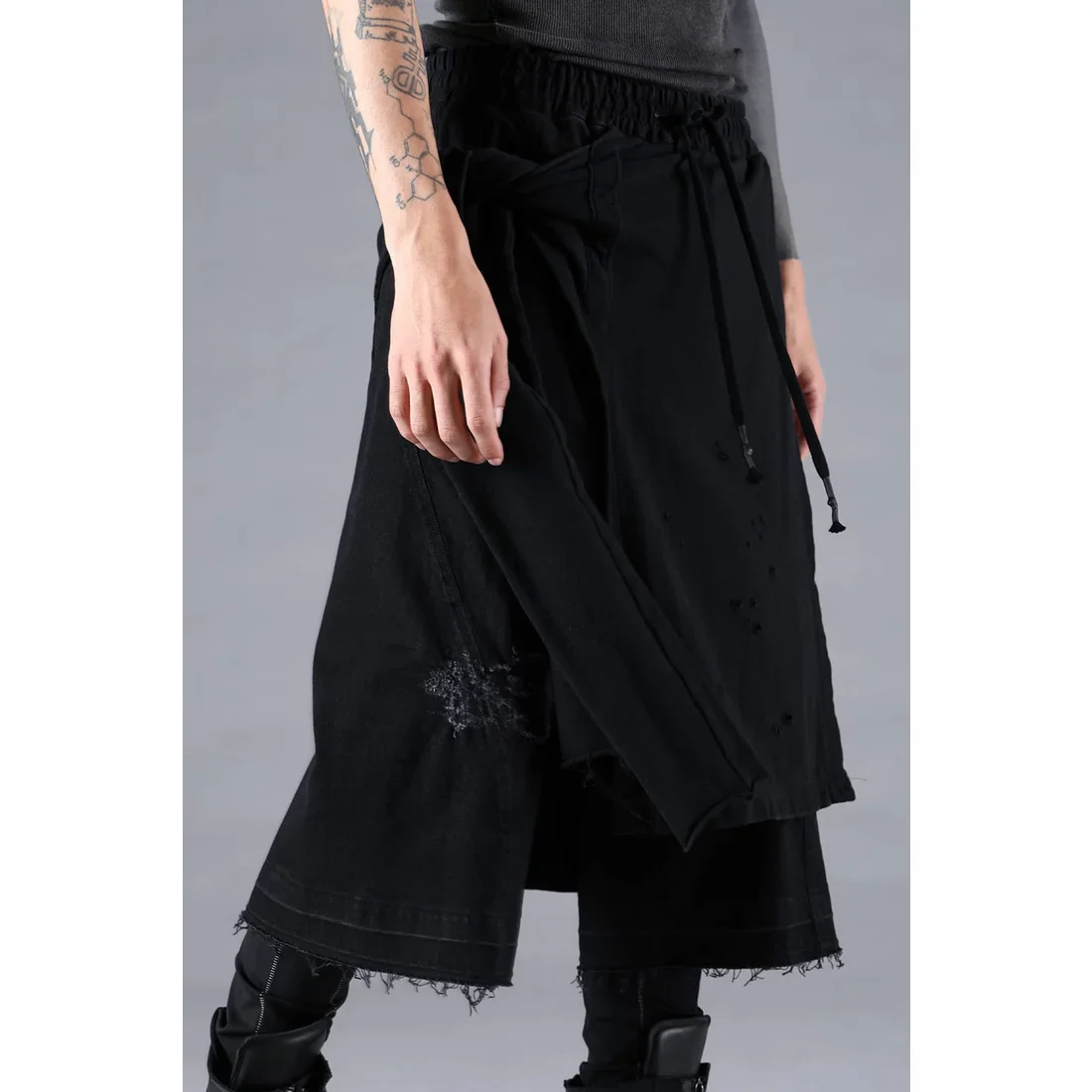 Black Stretch Denim Damage Apron Wide Cropped Pants - Image 8
