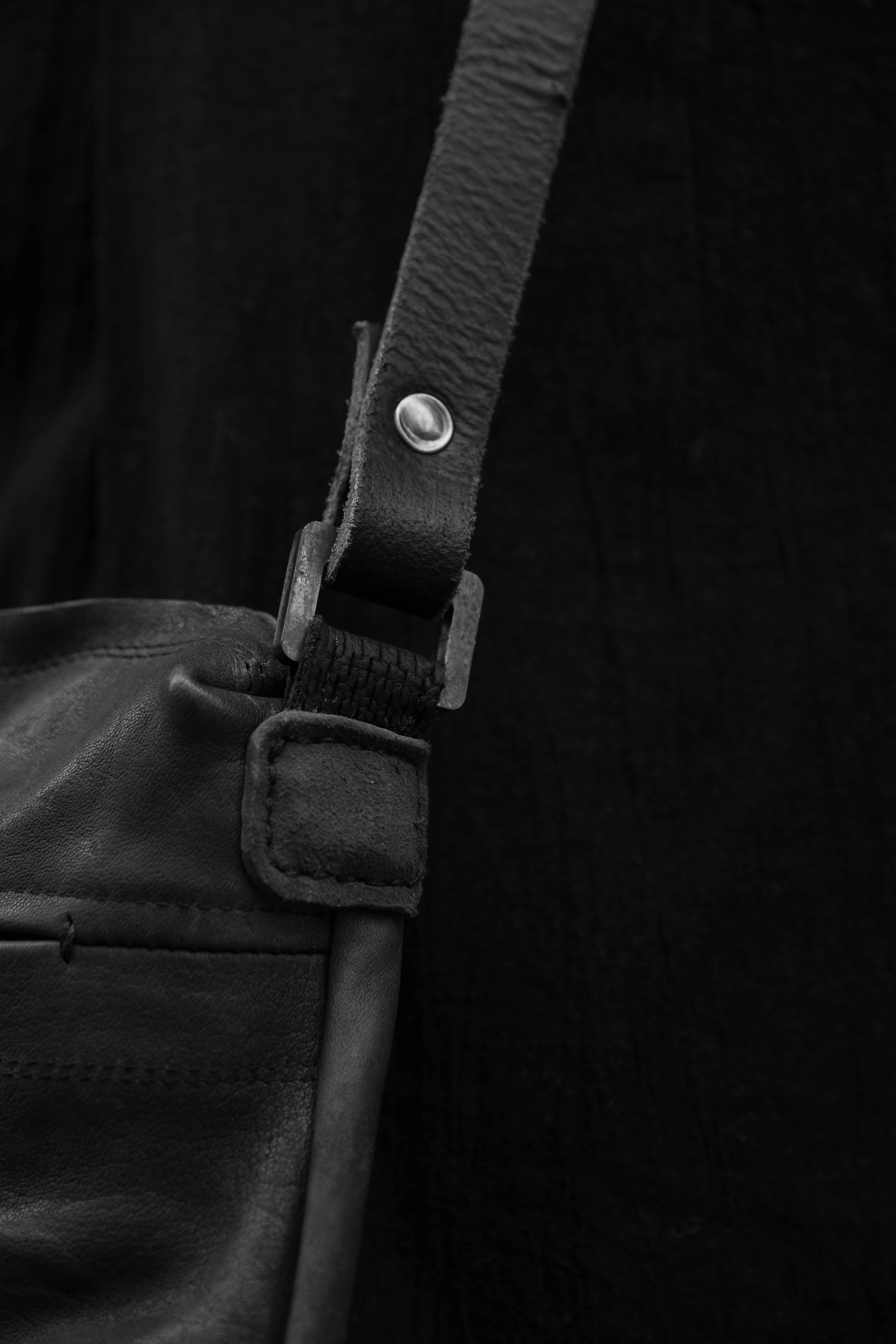 Essential Messenger Bag - Image 10