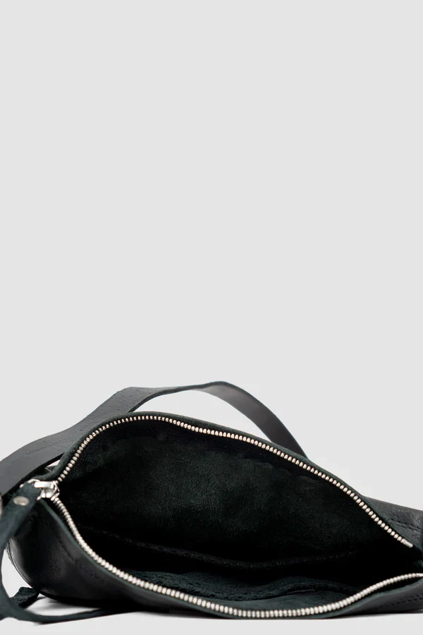 Essential Messenger Bag - Image 13