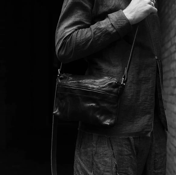 Essential Messenger Bag - Image 3