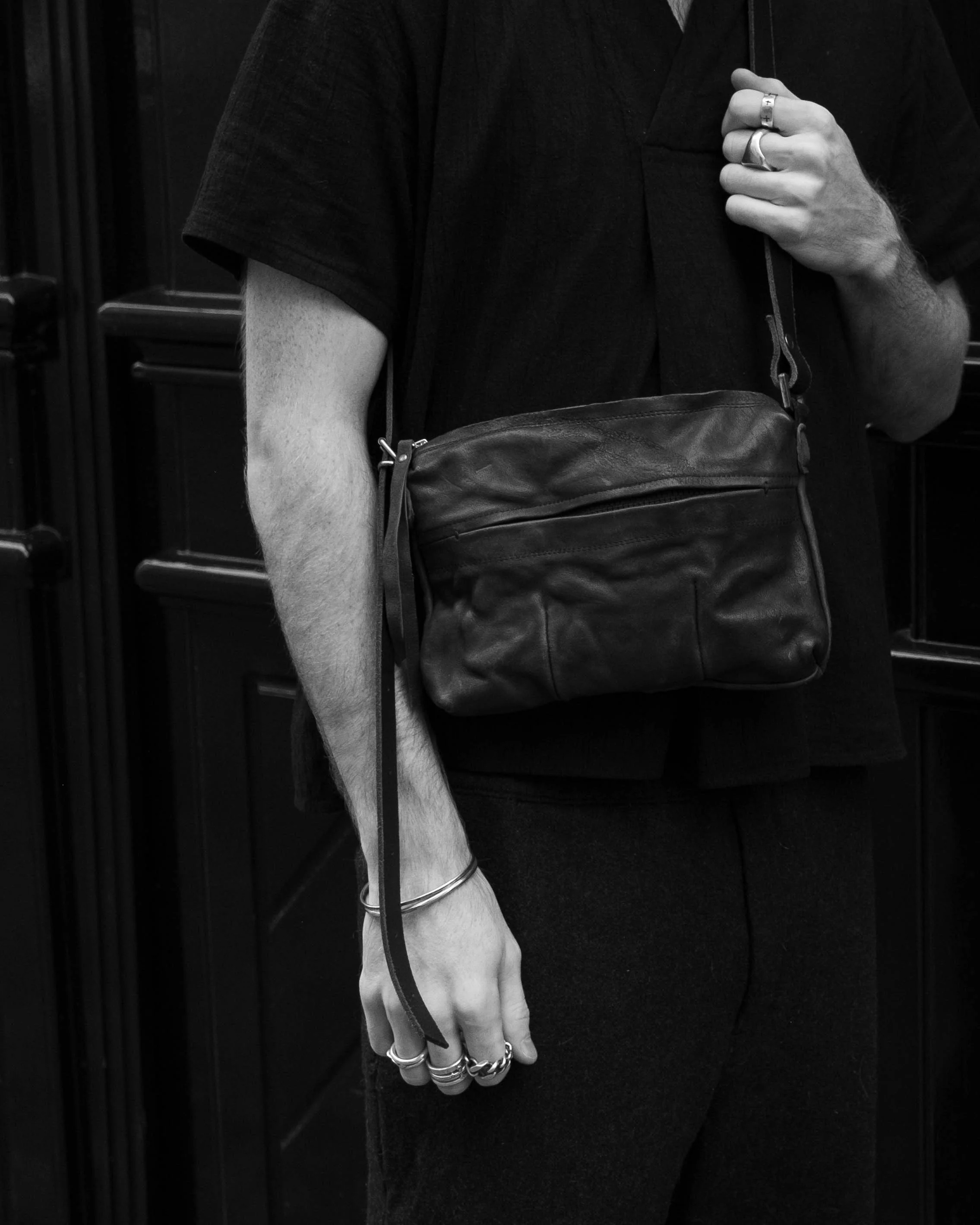 Essential Messenger Bag - Image 4