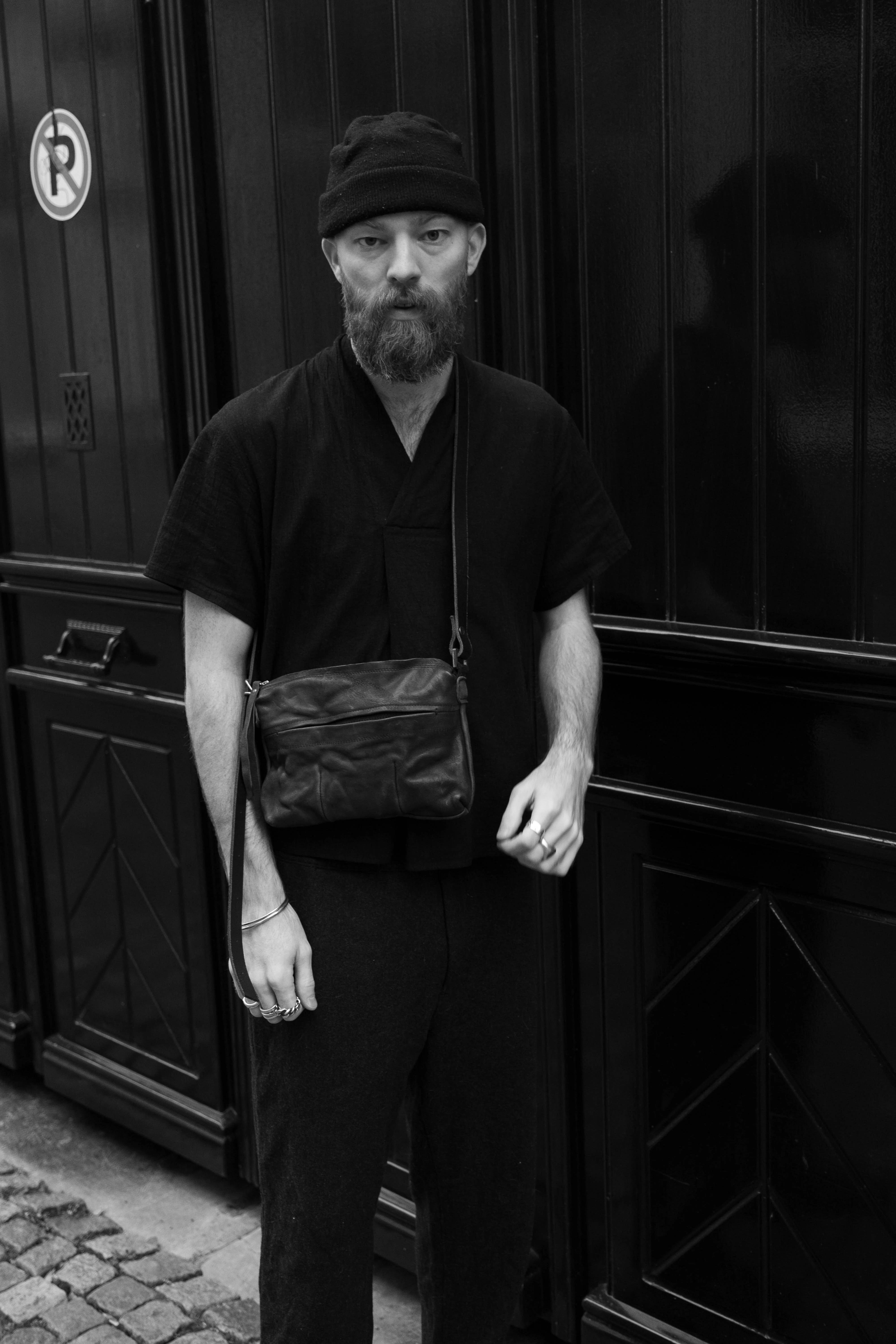 Essential Messenger Bag - Image 5