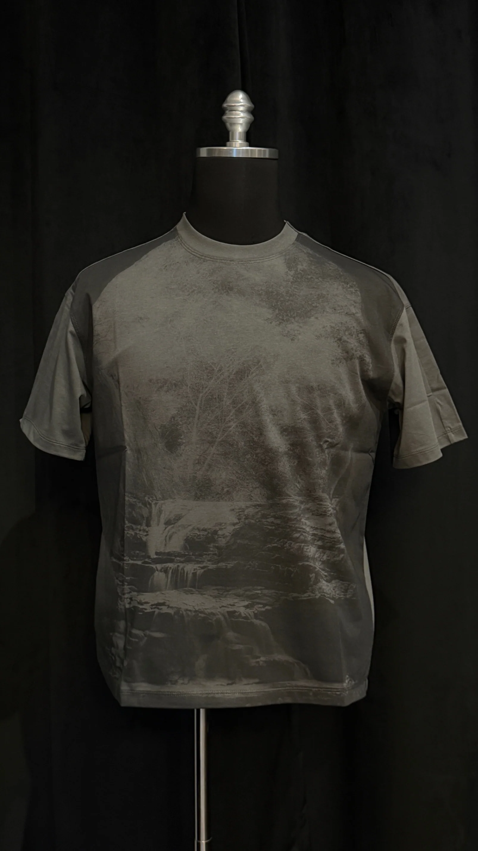 Grey Printed Landscape T-shirt - Image 9