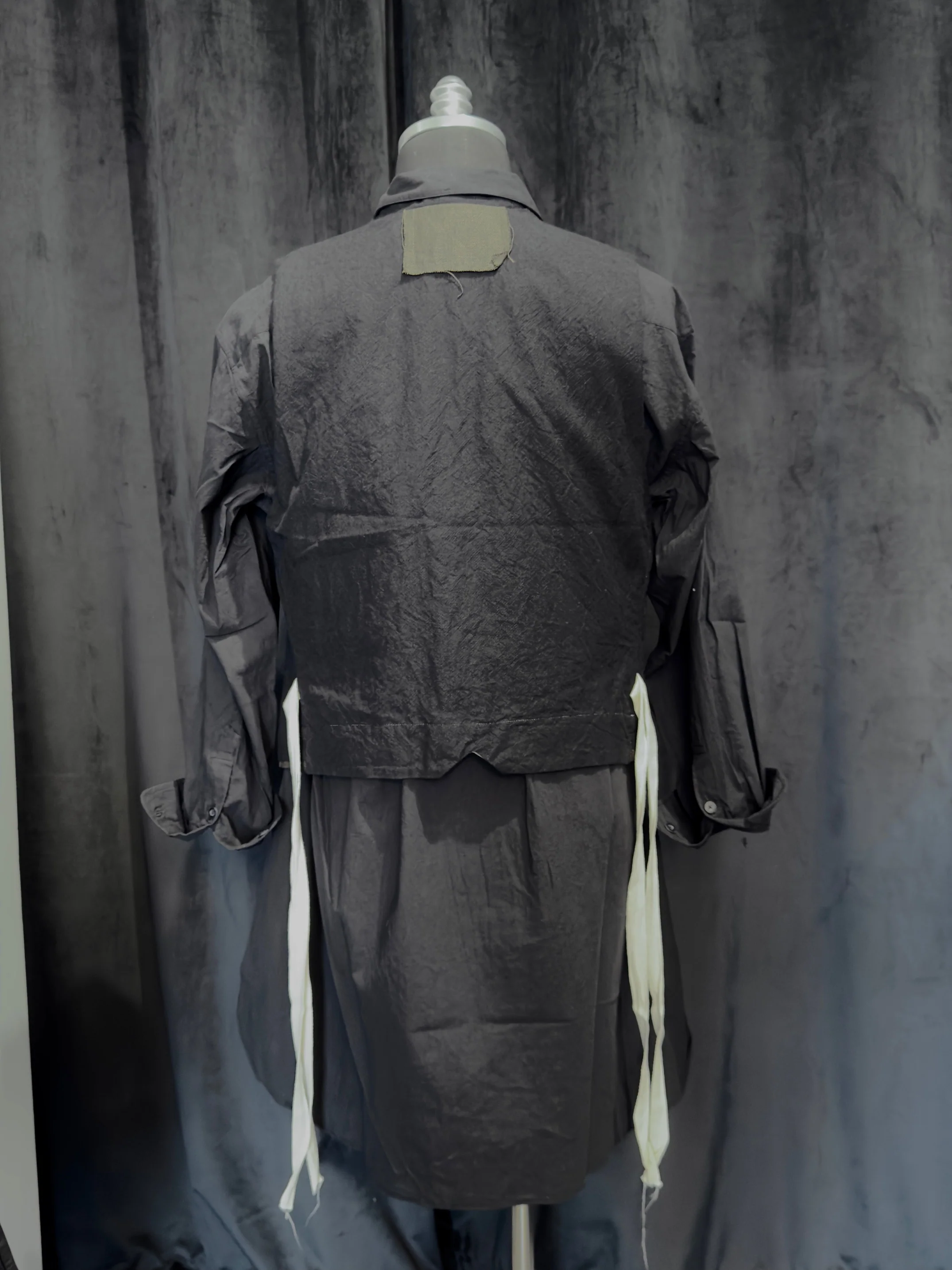 Midnight Square Shaped Loose Vest - Image 10