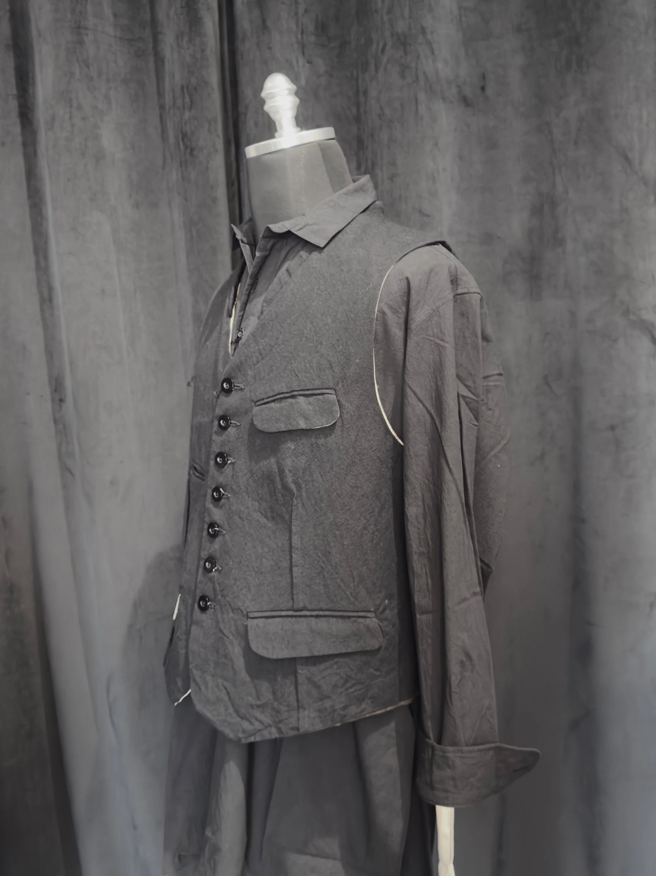 Midnight Square Shaped Loose Vest - Image 8