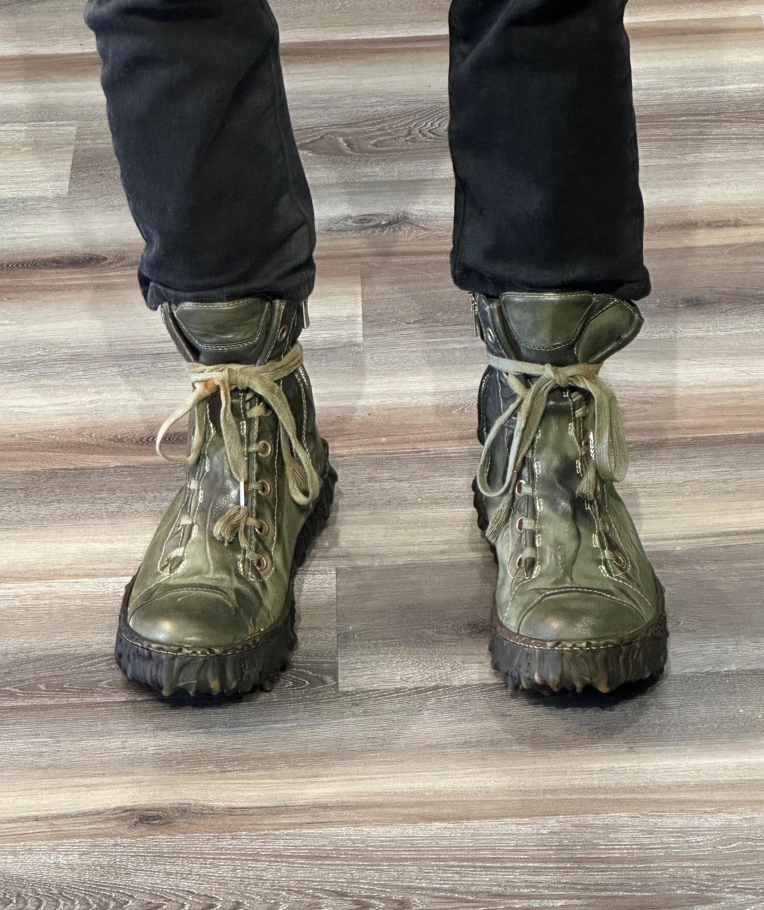 Olive Melt Clash Kangaroo Leather Mid Top Sneakers - Image 10