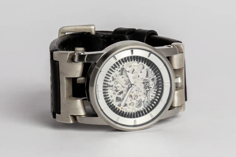P4 X FOB Watch #5864 Straight Strap Buckle Silver Skeleton W130-012-0-PA-FLE - Image 8