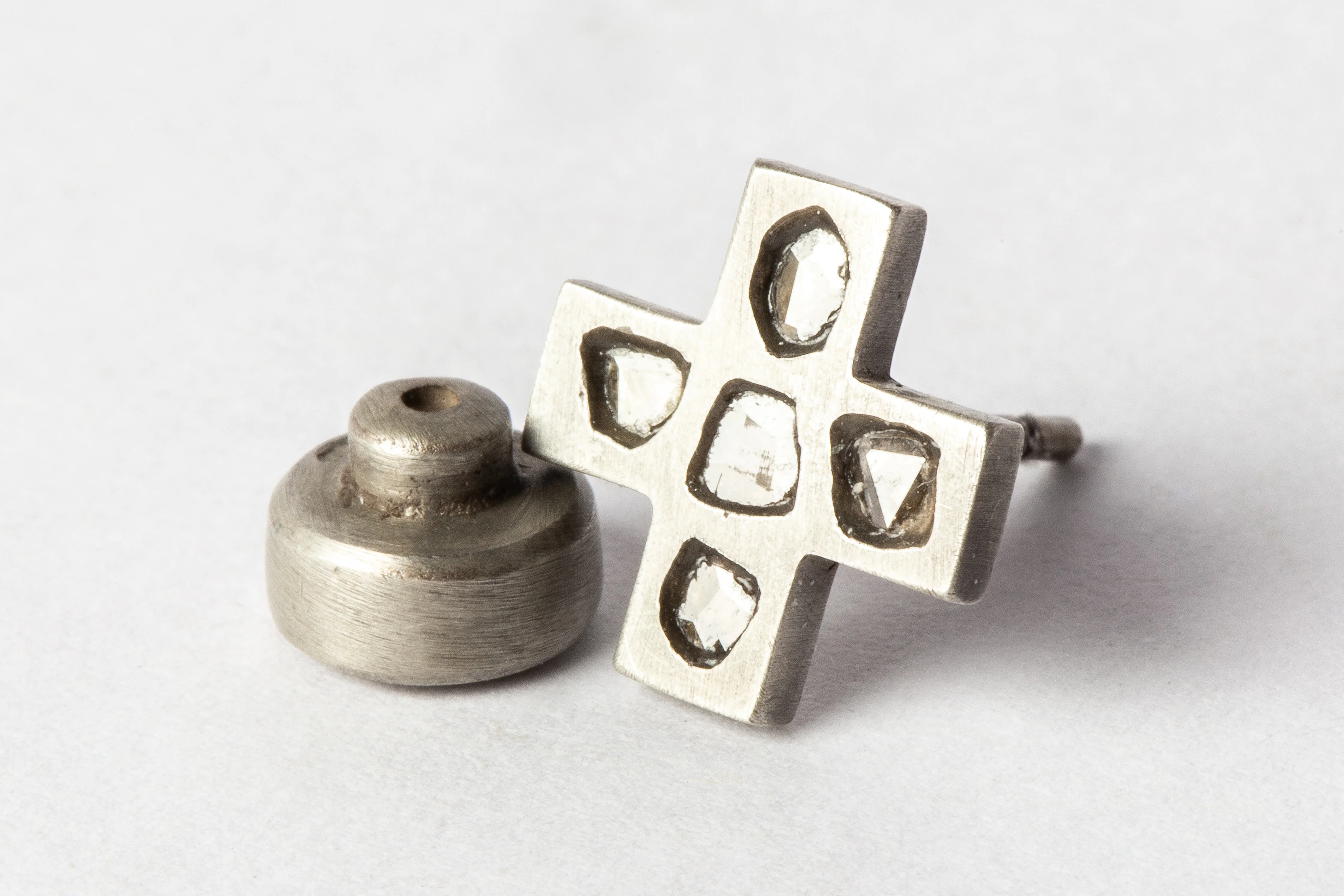 Plus Earring Mega Pavé 12mm 1135-11-DA+DIA - Image 8