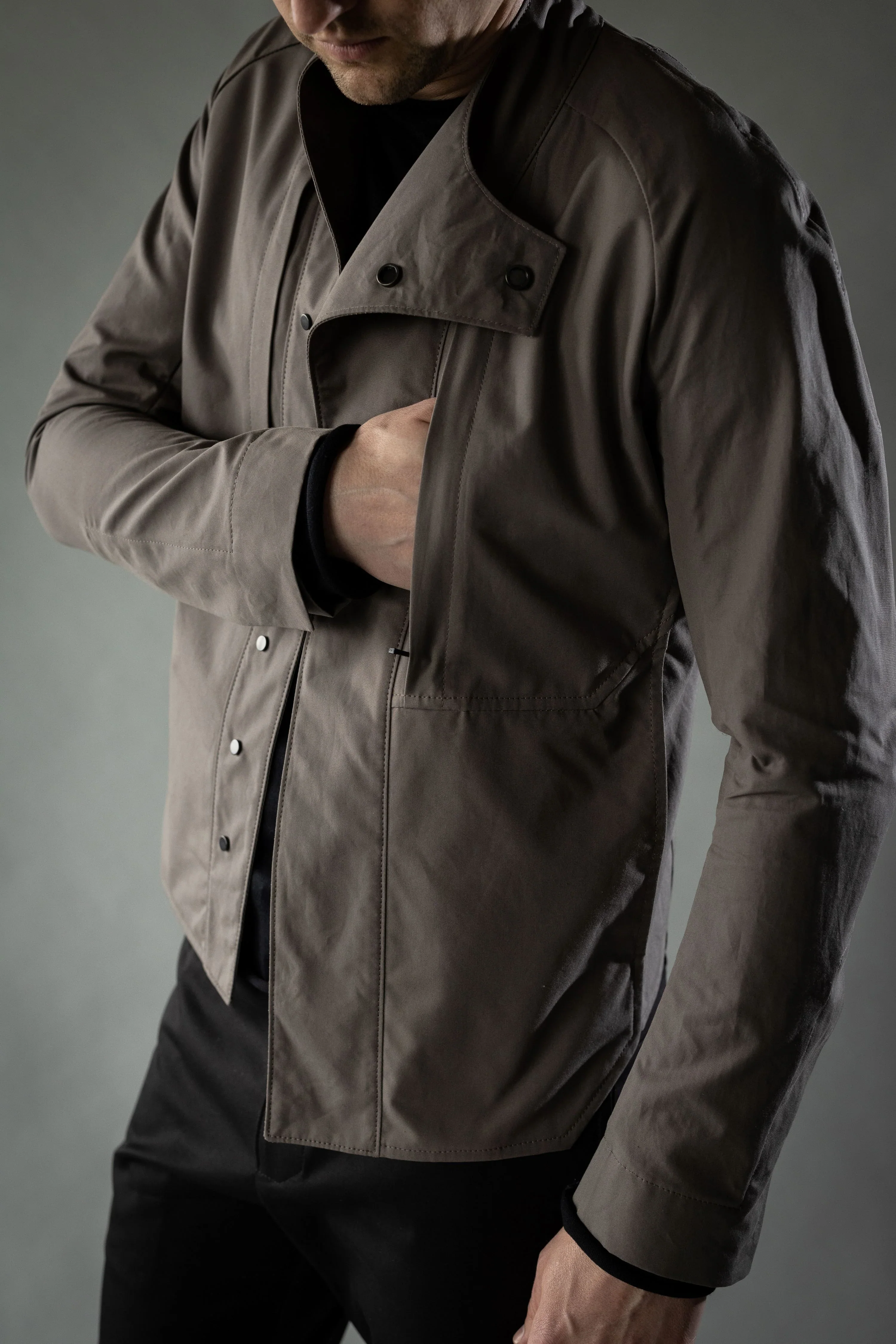 Static Black Japanese Linen Cotton Chambray AERA OVERSHIRT - Image 8