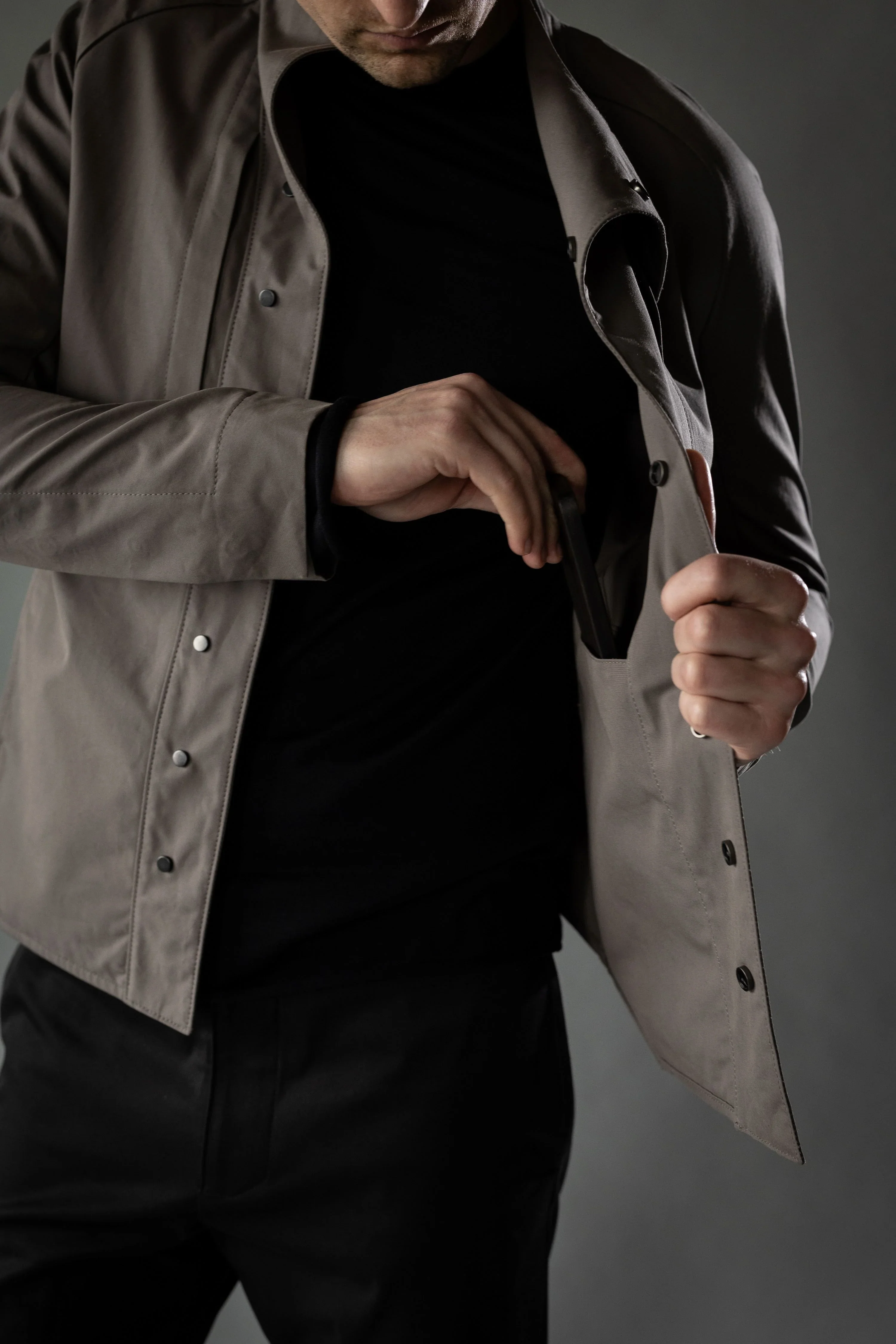 Static Black Japanese Linen Cotton Chambray AERA OVERSHIRT - Image 9